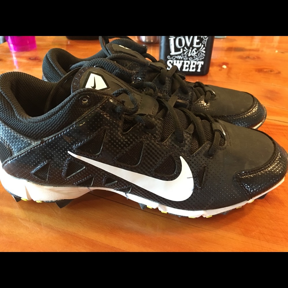 Women’s size 7.5 Nike cleats
